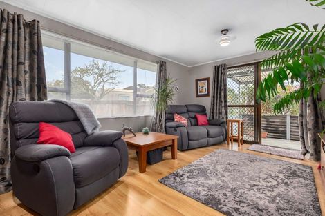 Photo of property in 2/38 Barrys Road, Glendene, Auckland, 0602
