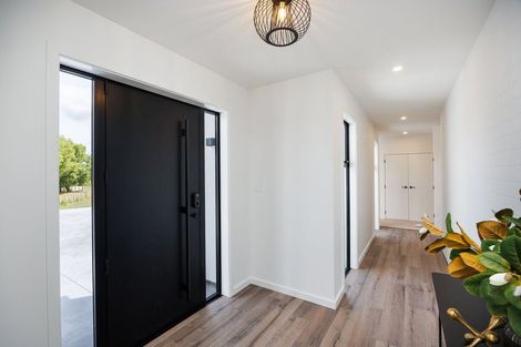 Photo of property in 11 Te Kahu Lane, Halcombe, Feilding, 4779