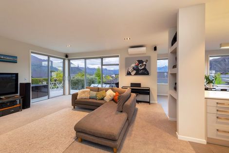 Photo of property in 10 Sunnyside Lane, Wanaka, 9305