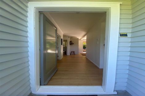 Photo of property in 153 Laingholm Drive, Laingholm, Auckland, 0604