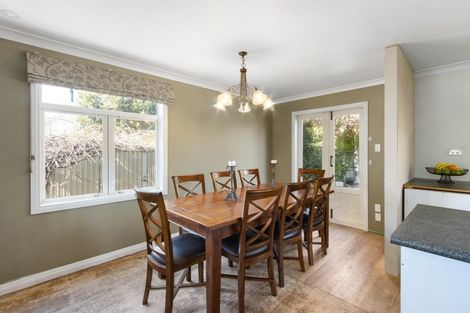 Photo of property in 16 Lucknow Road, Havelock North, 4130