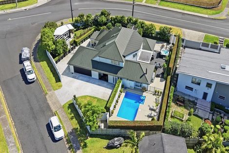 Photo of property in 2 Callender Place, Shelly Park, Auckland, 2014