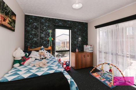 Photo of property in 7 Lydia Place, Kelvin Grove, Palmerston North, 4414