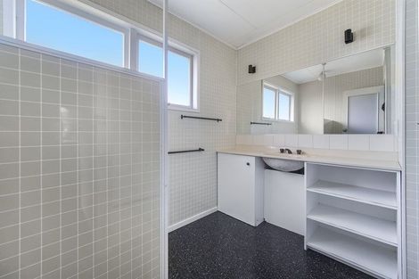 Photo of property in 94 Edmonton Road, Henderson, Auckland, 0612