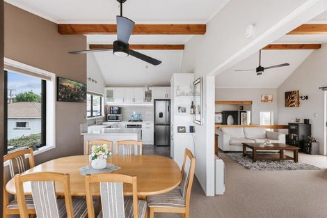 Photo of property in 103 Harbour View Road, Omokoroa, 3114