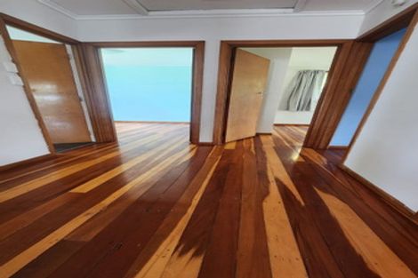 Photo of property in 251 Glengarry Road, Glen Eden, Auckland, 0602