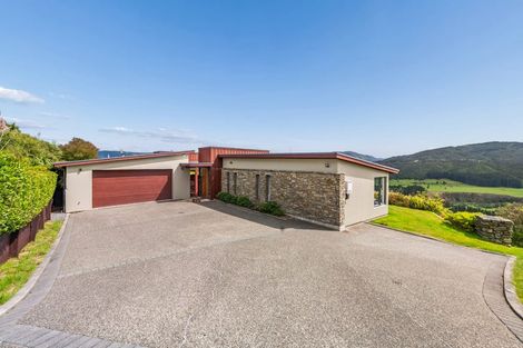 Photo of property in 58 Mt Marua Way, Timberlea, Upper Hutt, 5018
