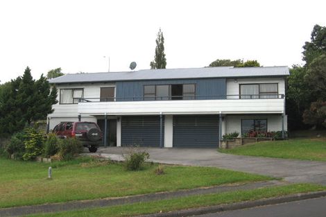 Photo of property in 14 Woodhouse Place, West Harbour, Auckland, 0618