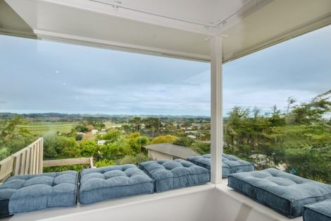 Photo of property in 69 Garfield Road, Helensville, 0800