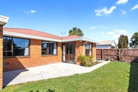 Photo of property in 2/281 Sawyers Arms Road, Bishopdale, Christchurch, 8053
