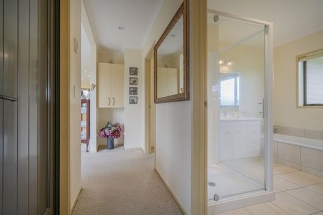 Photo of property in 24 Heritage Close, Whitianga, 3510