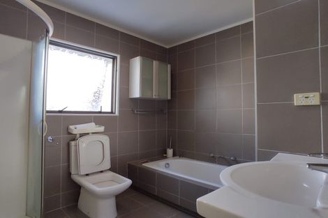 Photo of property in 10 Emory Drive, Conifer Grove, Takanini, 2112