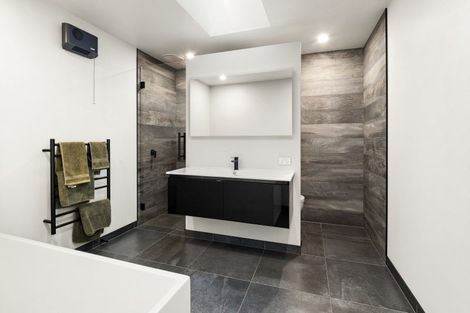 Photo of property in 5 Goddard Way, Sawyers Bay, Port Chalmers, 9023