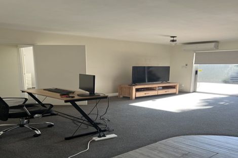 Photo of property in 2/82 Porchester Road, Papakura, 2110