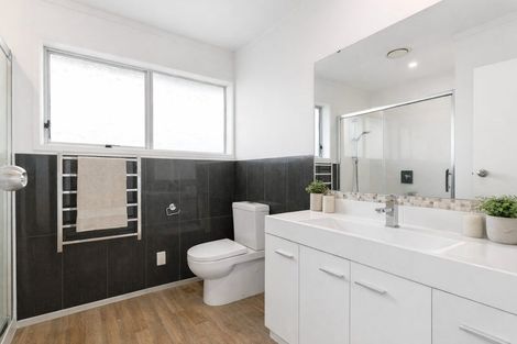 Photo of property in 54 Meadway, Sunnyhills, Auckland, 2010