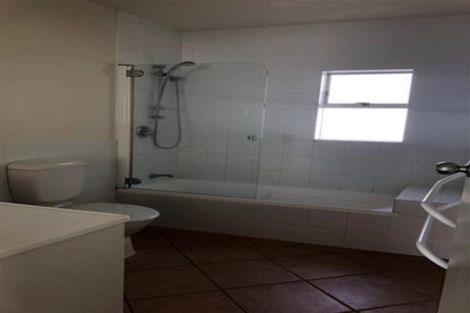 Photo of property in 25 Roberts Avenue, Bayswater, Auckland, 0622