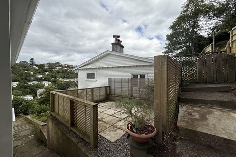Photo of property in 20 Northland Road, Northland, Wellington, 6012