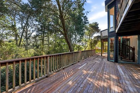 Photo of property in 1/11 Saddleback Rise, Murrays Bay, Auckland, 0630