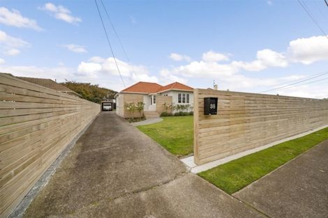 Photo of property in 38 Dixon Avenue, Hawera, 4610