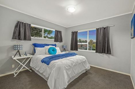 Photo of property in 3 Seabar Place, Glen Eden, Auckland, 0602