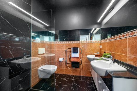 Photo of property in 60 Palmerston Road, Birkenhead, Auckland, 0626