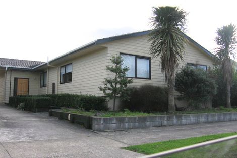 Photo of property in 43 Raglan Avenue, Cloverlea, Palmerston North, 4412