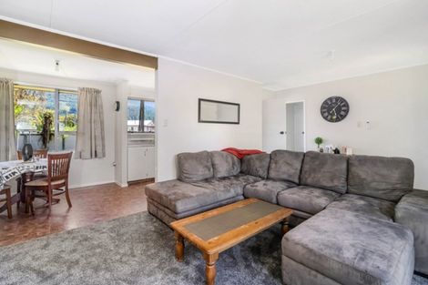 Photo of property in 8 Luke Place, Fairy Springs, Rotorua, 3015