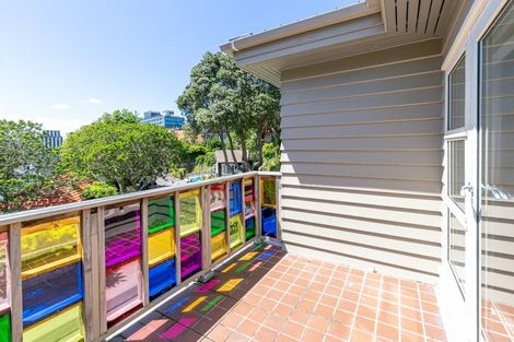 Photo of property in 11 Easdale Street, Kelburn, Wellington, 6012