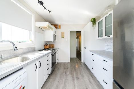 Photo of property in 91 Apollo Parade, Milson, Palmerston North, 4414