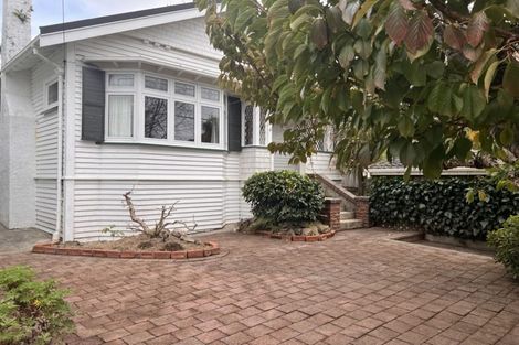 Photo of property in 4 Newcombe Crescent, Karori, Wellington, 6012