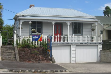 Photo of property in 9 Hastings Parade, Devonport, Auckland, 0624