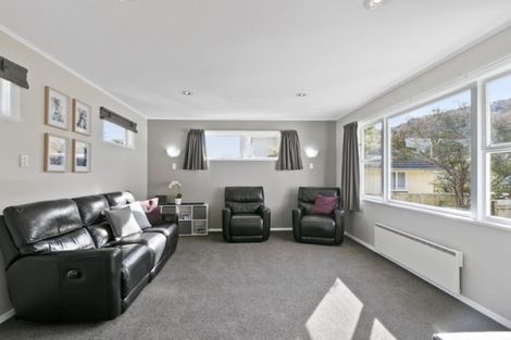 Photo of property in 60 Horoeka Street, Stokes Valley, Lower Hutt, 5019