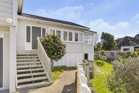 Photo of property in 9 Kirkway, Raumati Beach, Paraparaumu, 5032