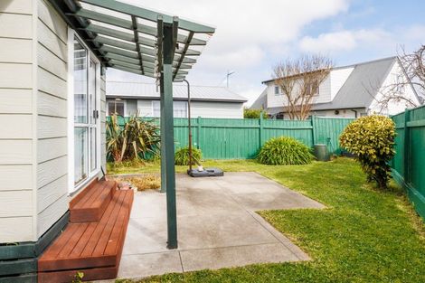 Photo of property in 28 Tiller Close, Kelvin Grove, Palmerston North, 4414