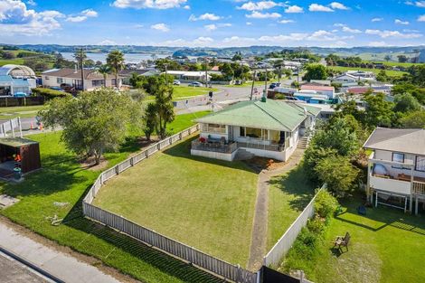 Photo of property in 2 Dawson Road, Snells Beach, 0920