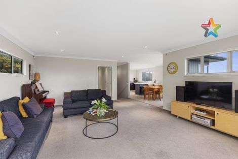 Photo of property in 10 Swain Grove, Riverstone Terraces, Upper Hutt, 5018