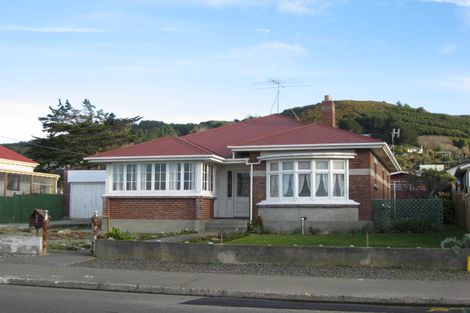 Photo of property in 226 Marine Parade, Bluff, 9814