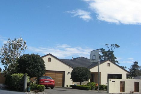 Photo of property in 10 Royal Heights, Glen Avon, New Plymouth, 4312