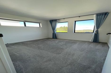 Photo of property in 4 Celestial Crescent, Orewa, 0931