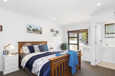Photo of property in 120a Oceanbeach Road, Mount Maunganui, 3116