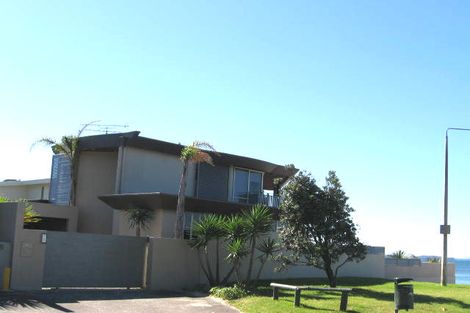Photo of property in 26 Tiri Road, Milford, Auckland, 0620