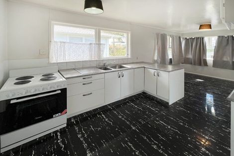 Photo of property in 20 Thornlow Street, Glendene, Auckland, 0602