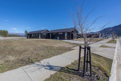 Photo of property in 141 Burdon Loop, Lake Hawea, 9382