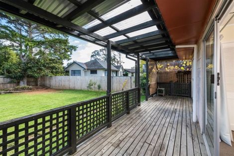 Photo of property in 32 Serwayne Place, Sunnyvale, Auckland, 0612