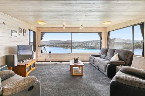 Photo of property in 3 Countess Close, Maupuia, Wellington, 6022