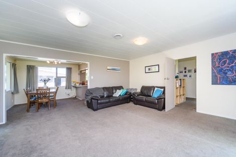 Photo of property in 2 Cecil Place, Cloverlea, Palmerston North, 4412
