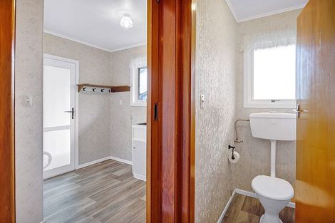 Photo of property in 6 Davidson Street, Hawera, 4610