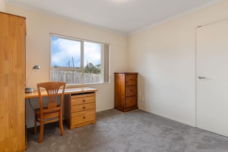 Photo of property in 47 Nimstedt Avenue, Oteha, Auckland, 0632