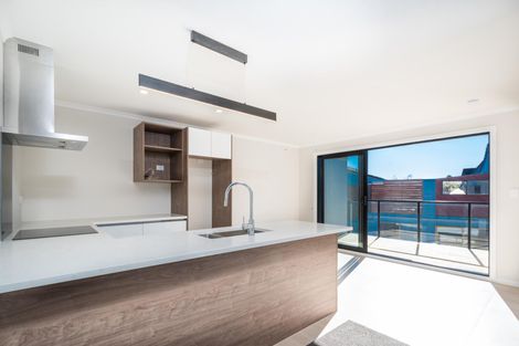 Photo of property in 2/65 College Road, Northcote, Auckland, 0627