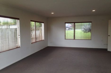 Photo of property in 39 Seymour Road, Sunnyvale, Auckland, 0612